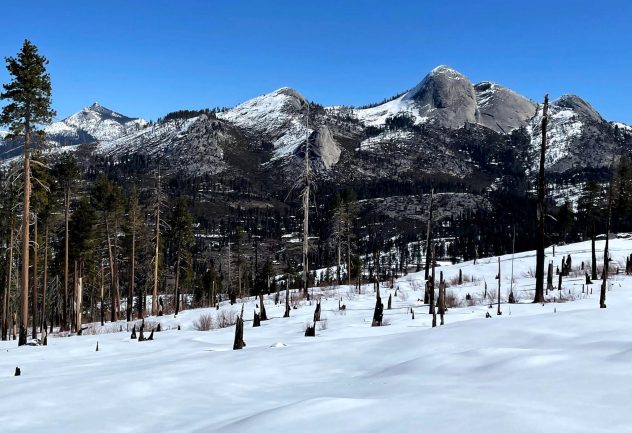 Snow and mountains in the Illilouette Creek Basin near Yosmetie National Park.